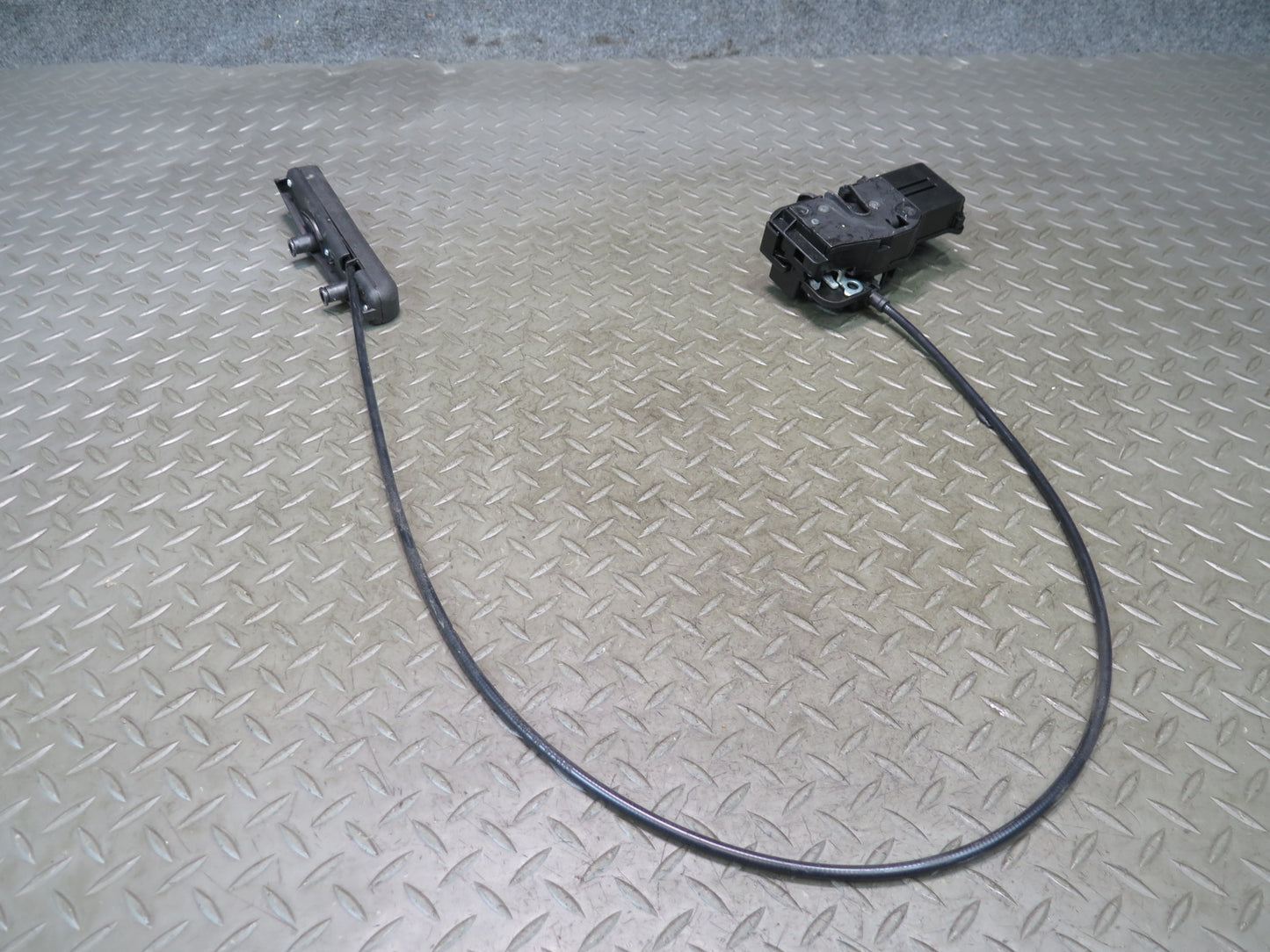 05-13 Chevrolet Corvette C6 Right Passenger Door Lock Handle Cable 10352332 OEM