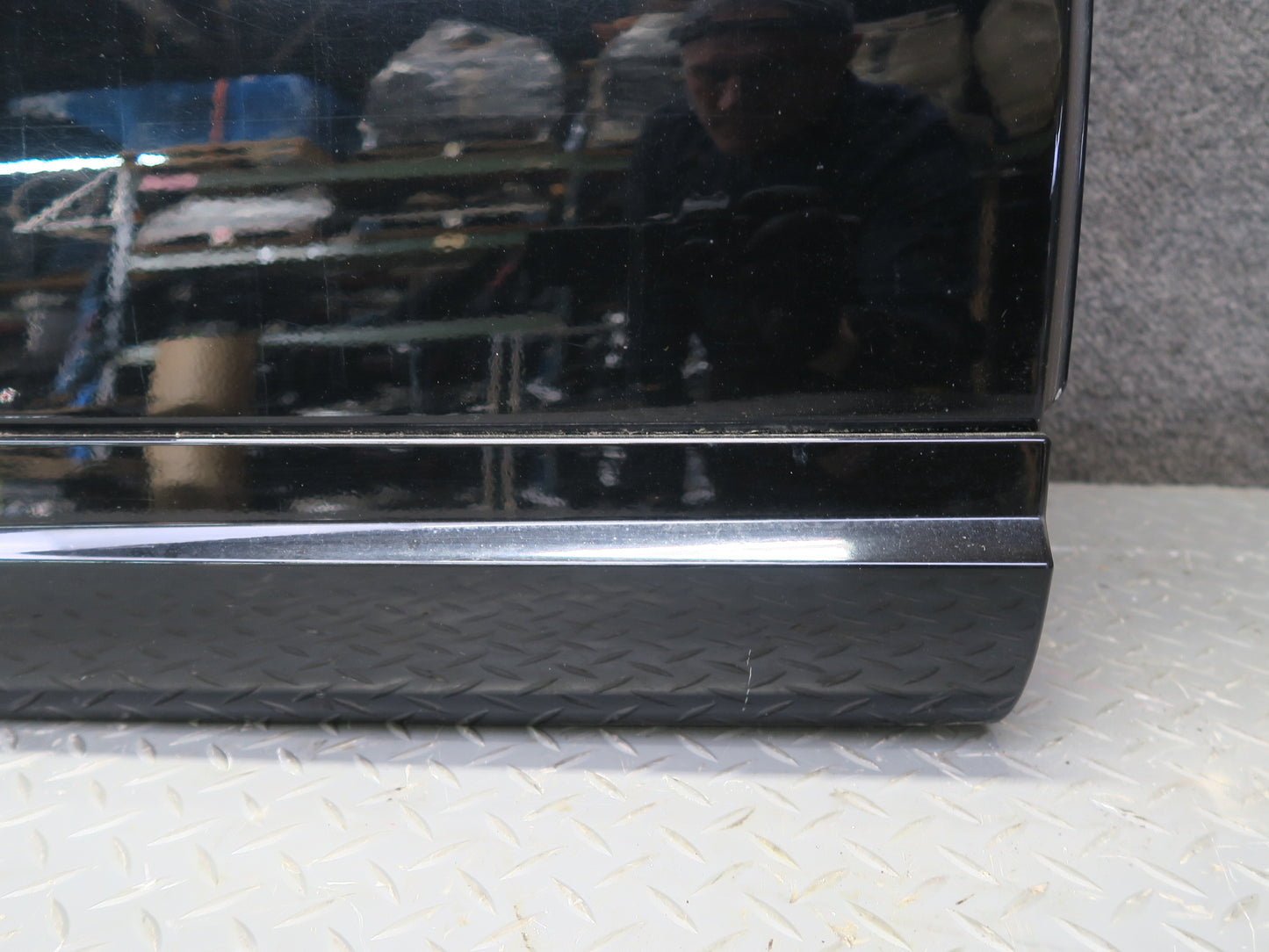 2017-2020 Maserati Levante M161 Rear Right Door Shell Panel Black