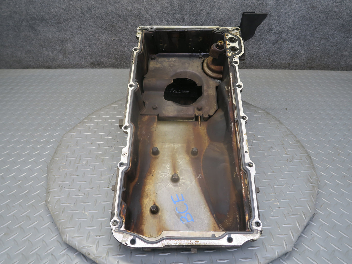 10-14 Cadillac Escalade 6.2L Engine Motor Lower Oil Baffle Pan Set