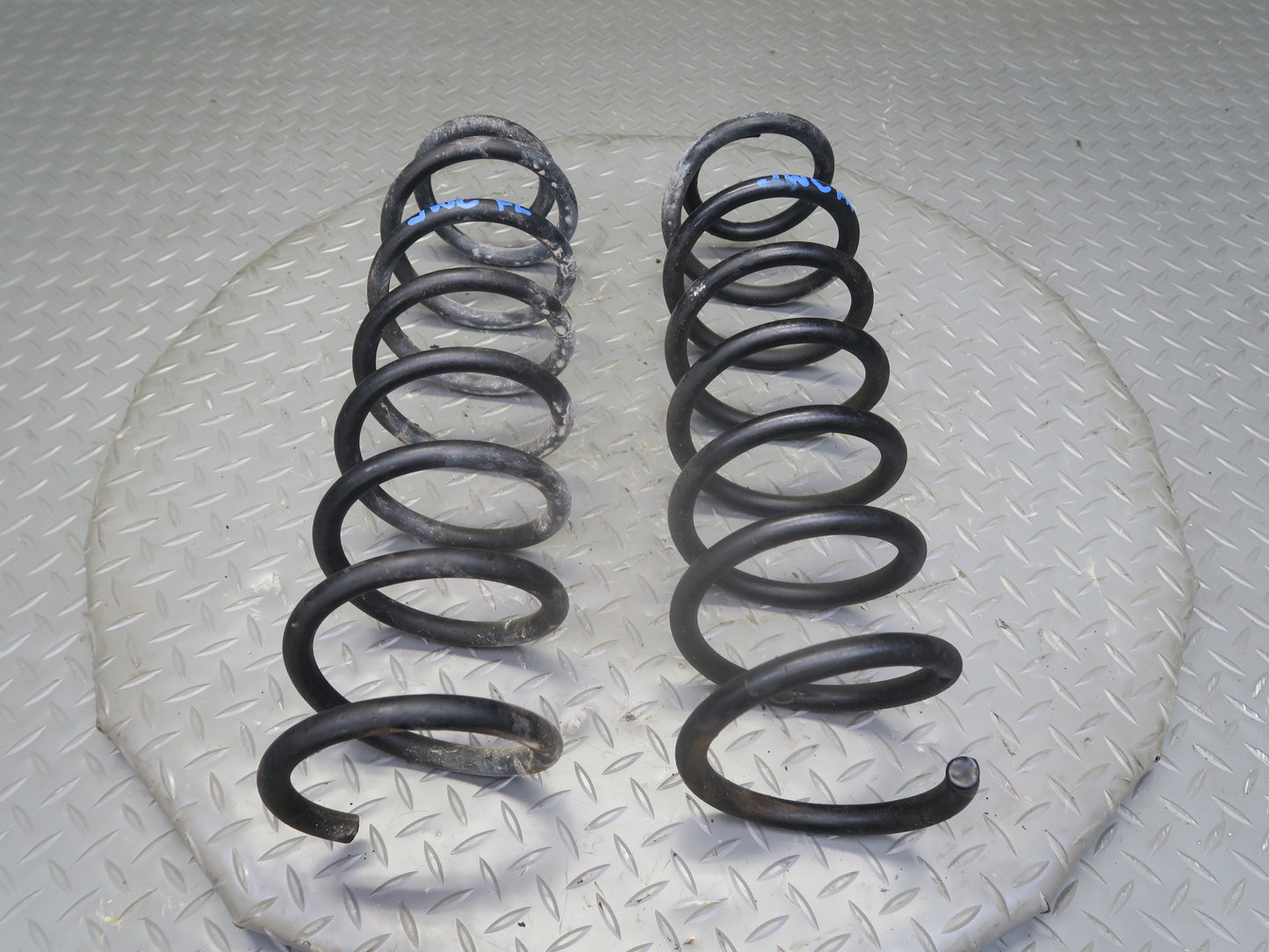 07-18 Jeep Wrangler JK 4-DOOR 4x4 Set of 2 Front  Left & Right Coil Spring OEM