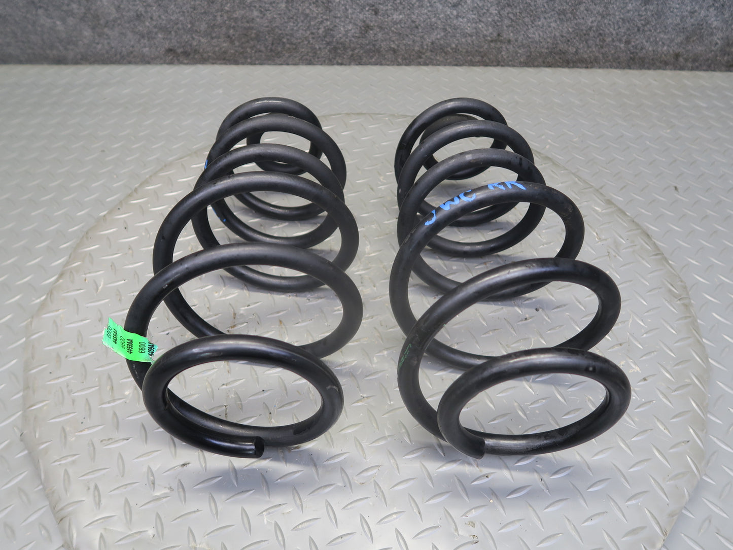 11-18 Jeep Wrangler JK Set of 2 Rear Left & Right Coil Spring 68004459AA OEM