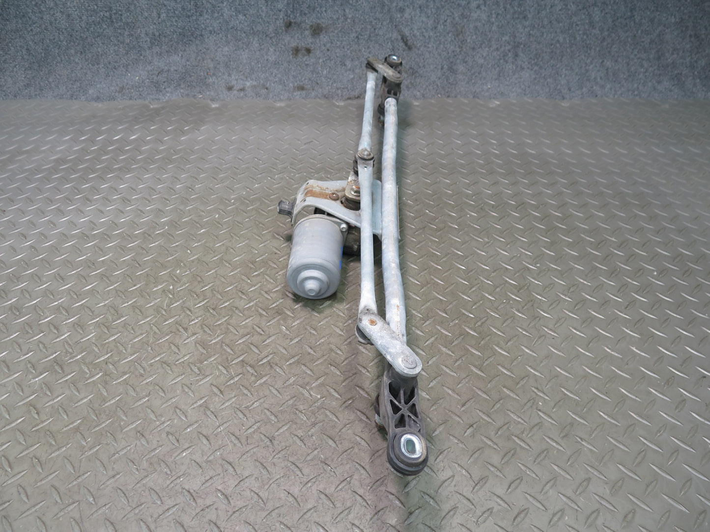 11-18 Jeep Wrangler JK Windshield Wiper Transmission Linkage w Motor OEM