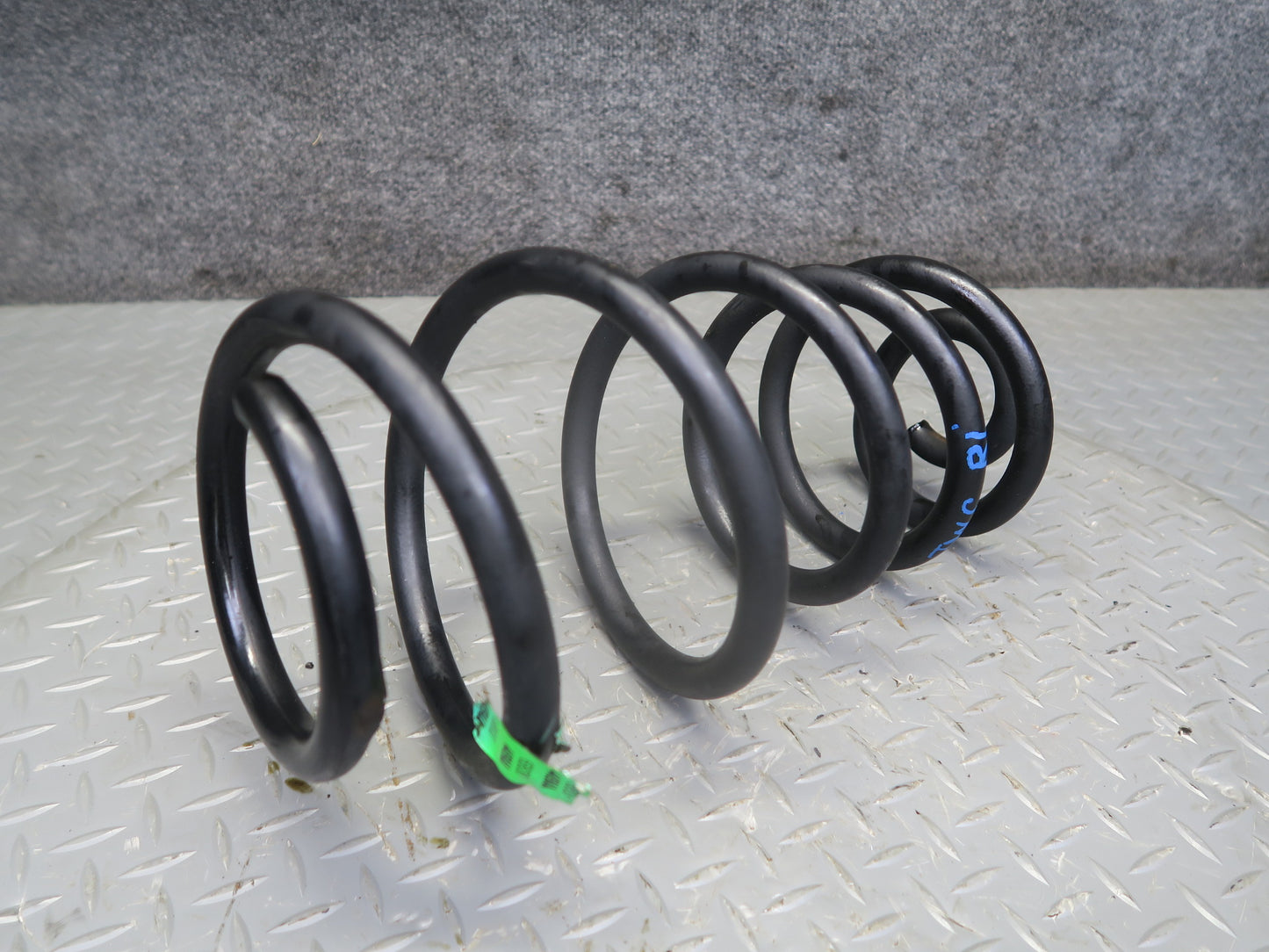 11-18 Jeep Wrangler JK Set of 2 Rear Left & Right Coil Spring 68004459AA OEM