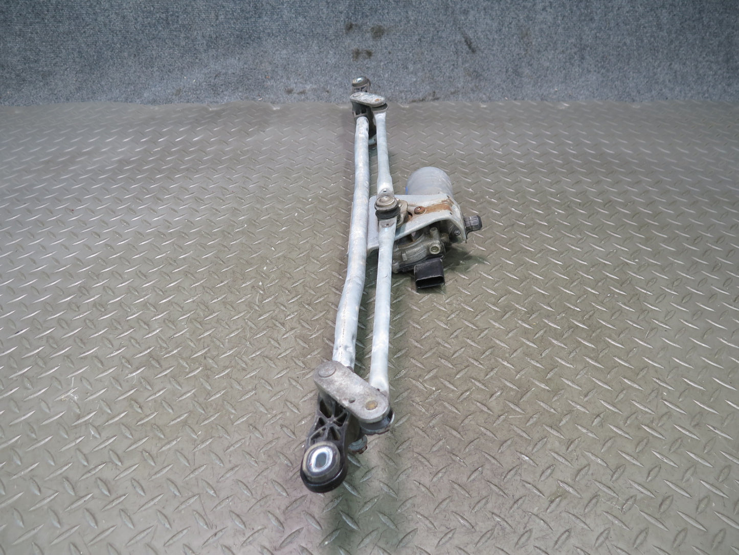 11-18 Jeep Wrangler JK Windshield Wiper Transmission Linkage w Motor OEM