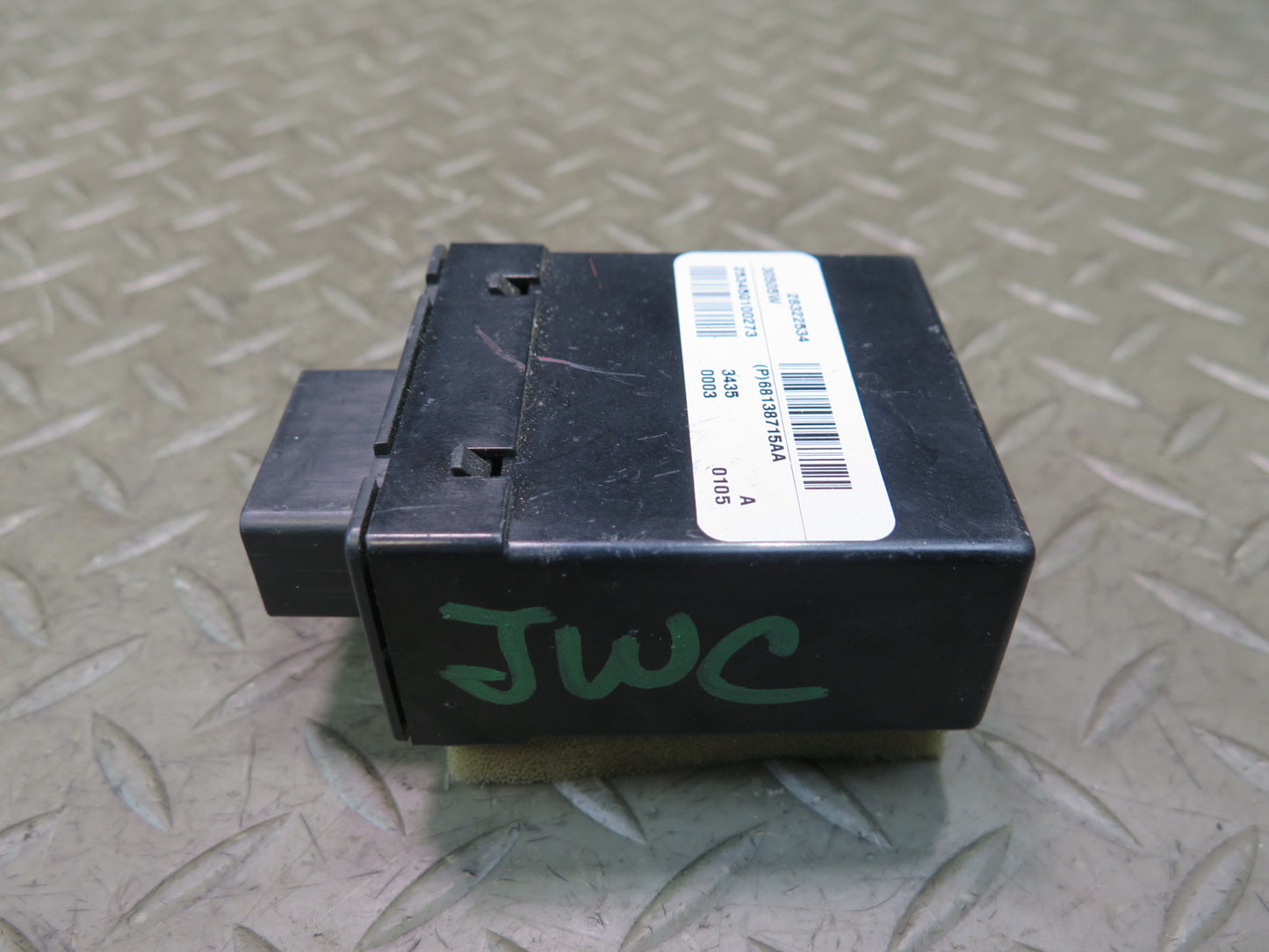 12-17 Jeep Wrangler JK Heated Seat Module 68138715AA OEM
