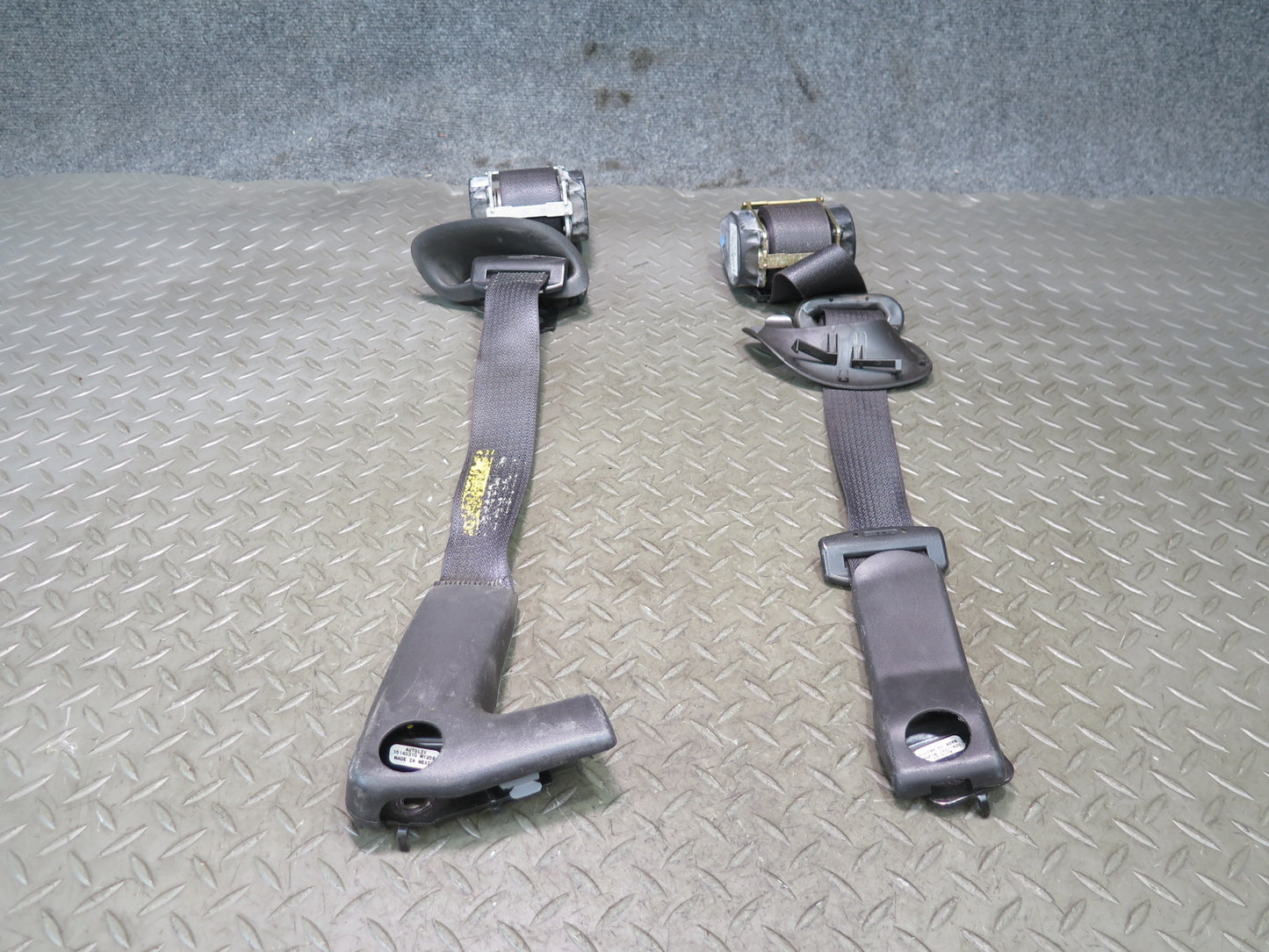 06-12 CHEVROLET CORVETTE C6 SET OF 2 FRONT RIGHT & LEFT SEATBELT RETRACTOR OEM