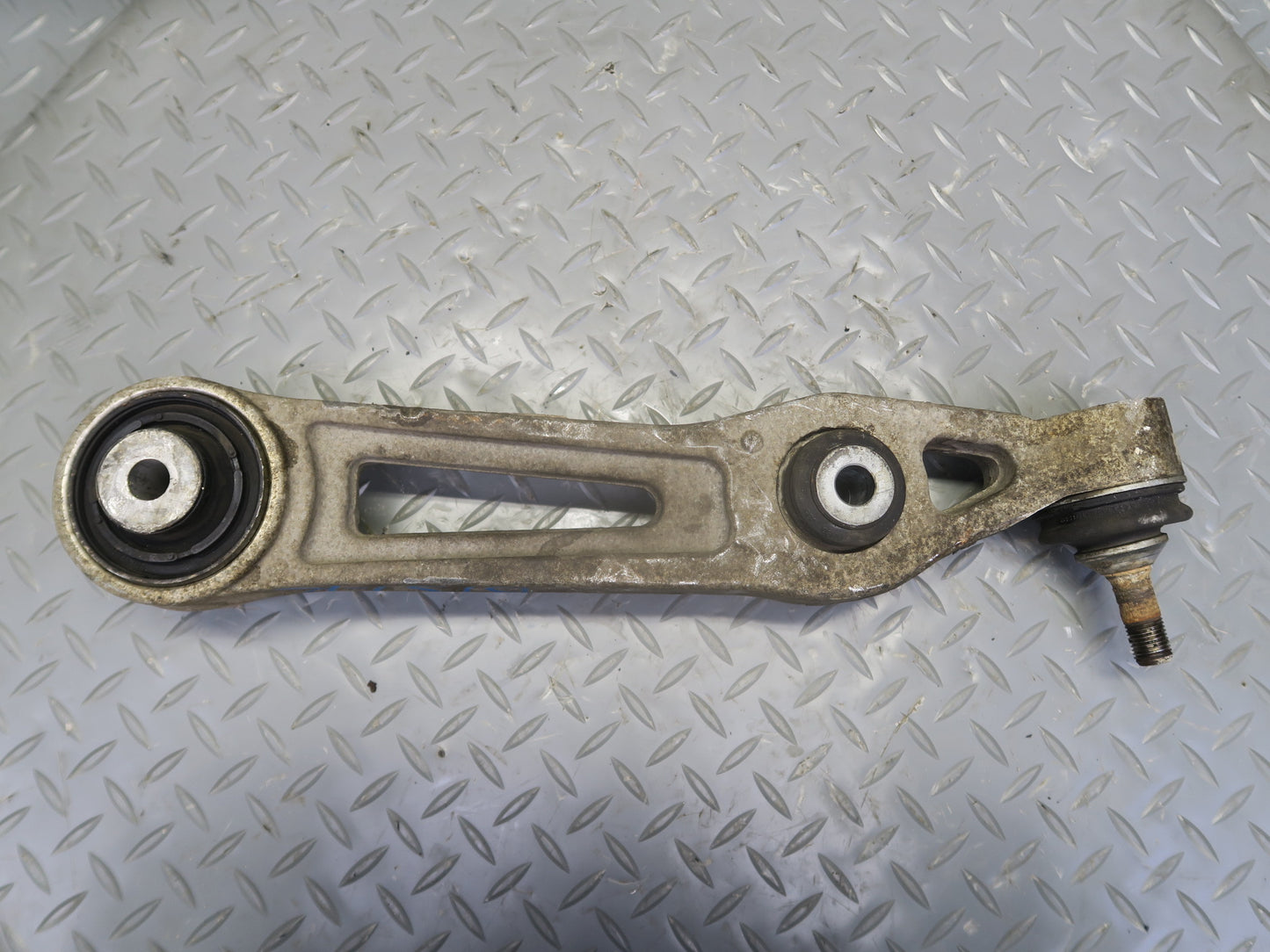 2016-2019 Tesla Model S 75D AWD Front Right Pass Side Lower Control Arm Set