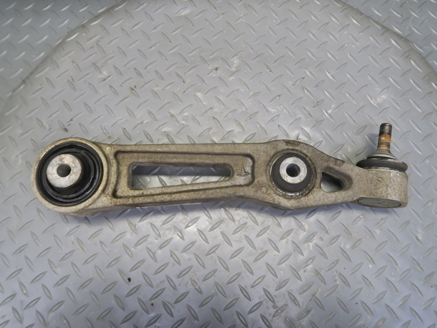 2016-2019 Tesla Model S 75D AWD Front Right Pass Side Lower Control Arm Set