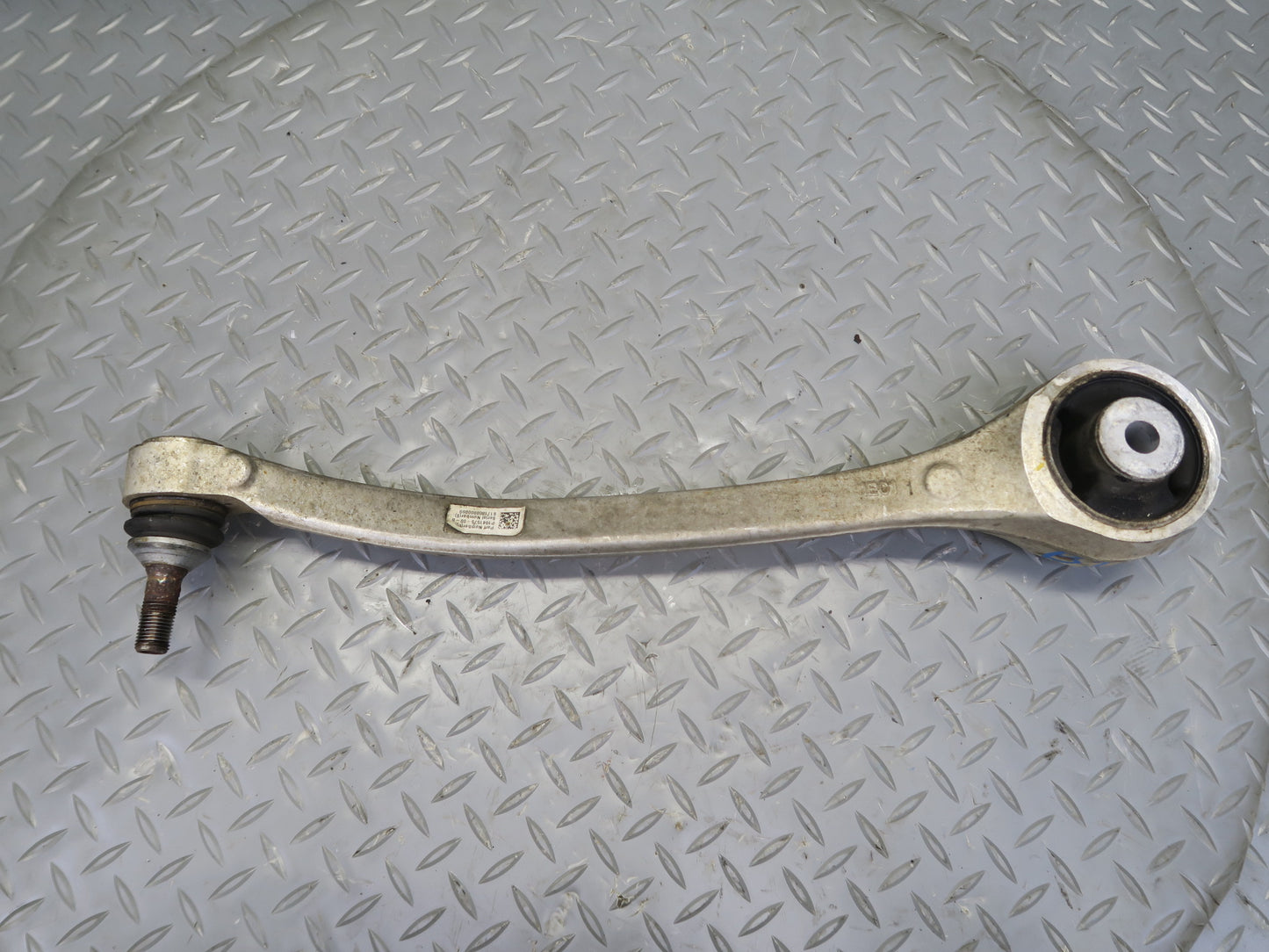2016-2019 Tesla Model S 75D AWD Front Right Pass Side Lower Control Arm Set