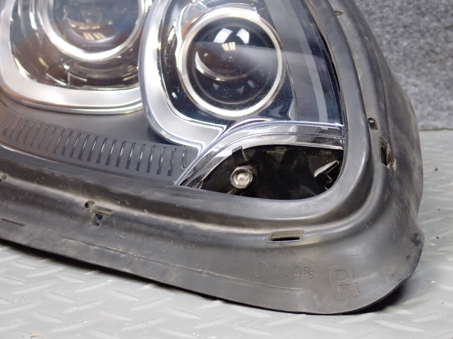 2015-2018 Porsche Macan Front Right Xenon Headlight Lamp W/ Ballast