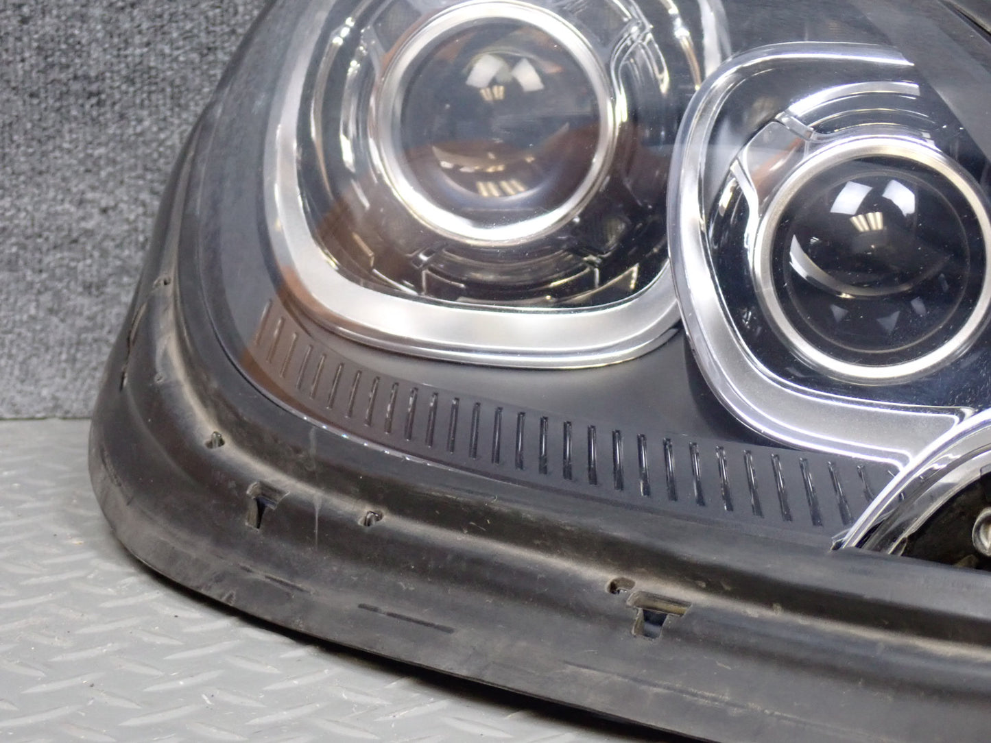 2015-2018 Porsche Macan Front Right Xenon Headlight Lamp W/ Ballast