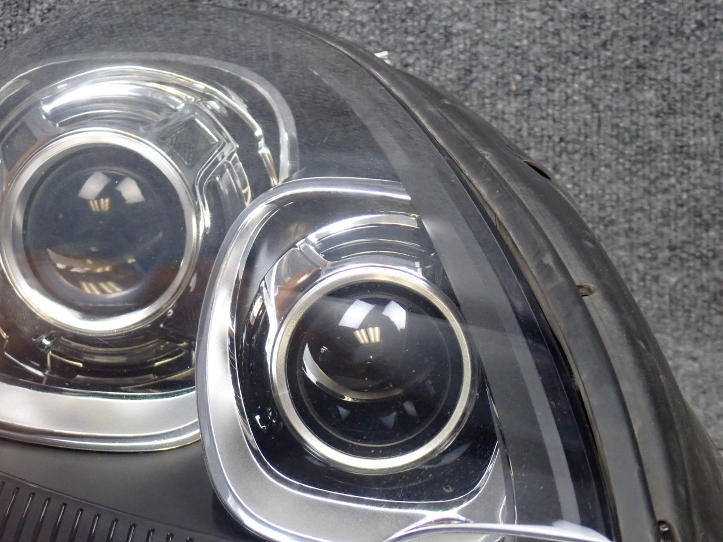 2015-2018 Porsche Macan Front Right Xenon Headlight Lamp W/ Ballast