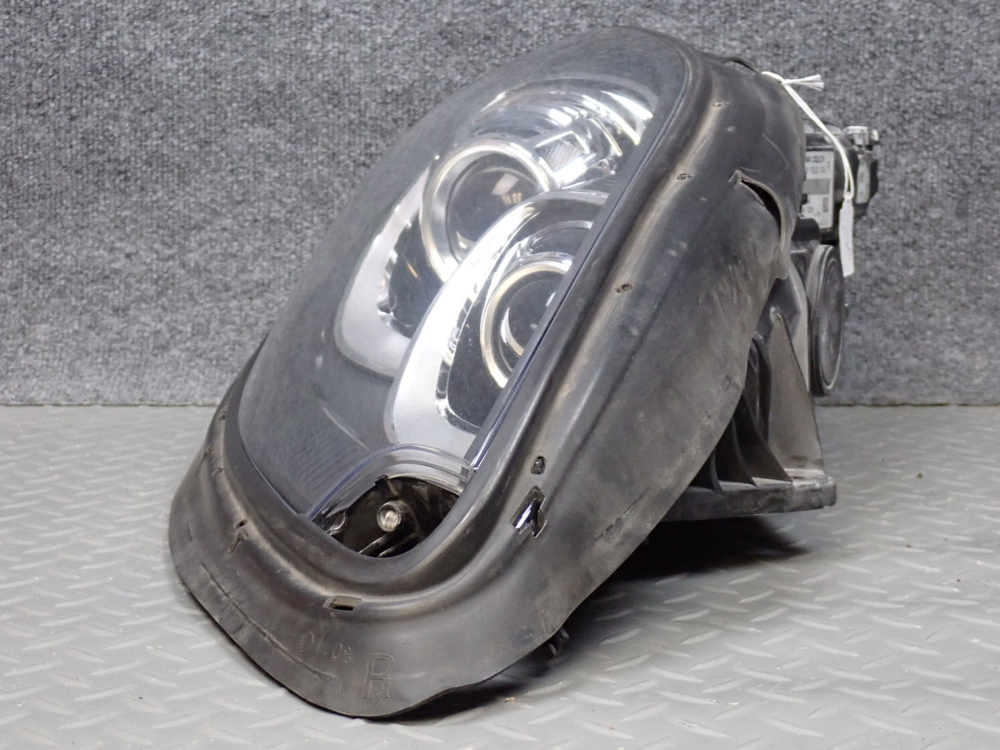 2015-2018 Porsche Macan Front Right Xenon Headlight Lamp W/ Ballast