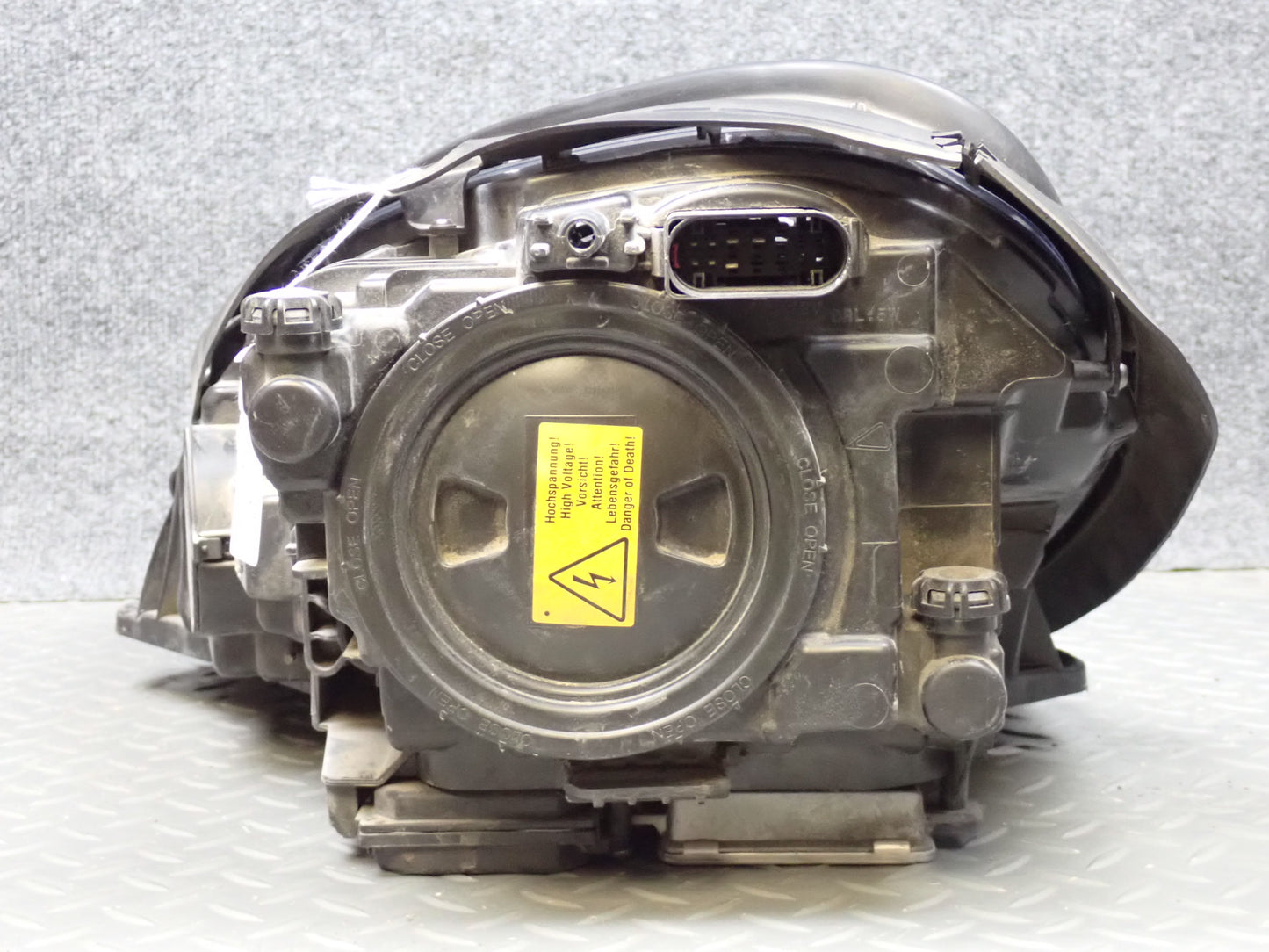 2015-2018 Porsche Macan Front Right Xenon Headlight Lamp W/ Ballast
