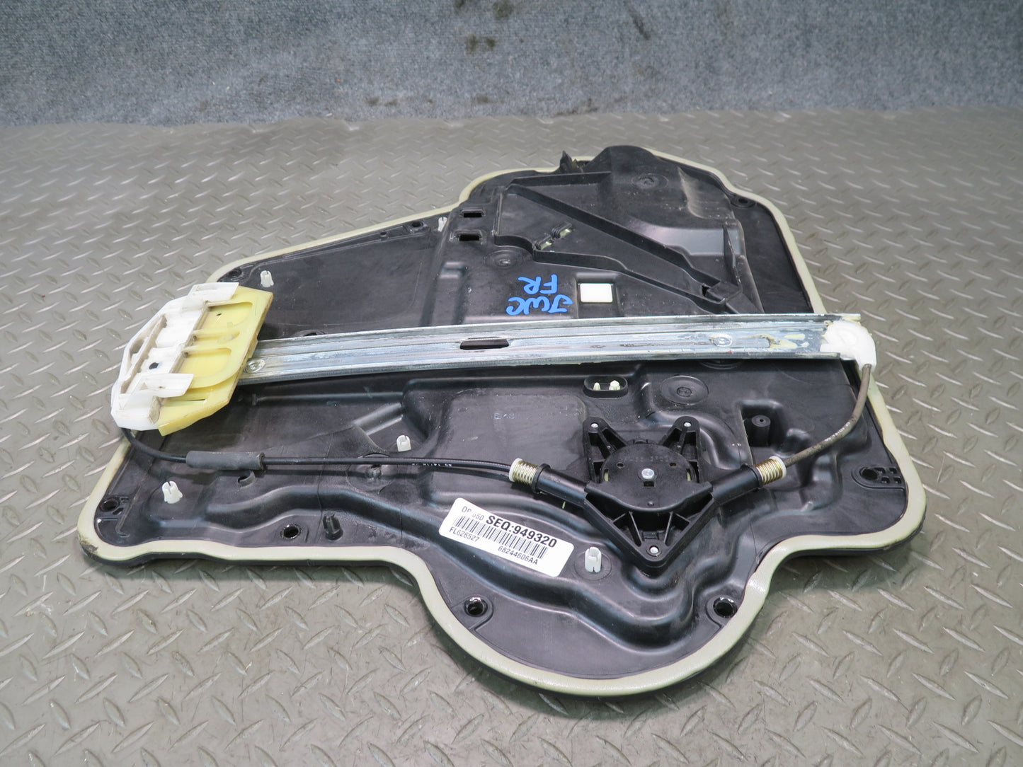11-17 Jeep Wrangler JK Front Right Passenger Door Window Regulator w Motor OEM