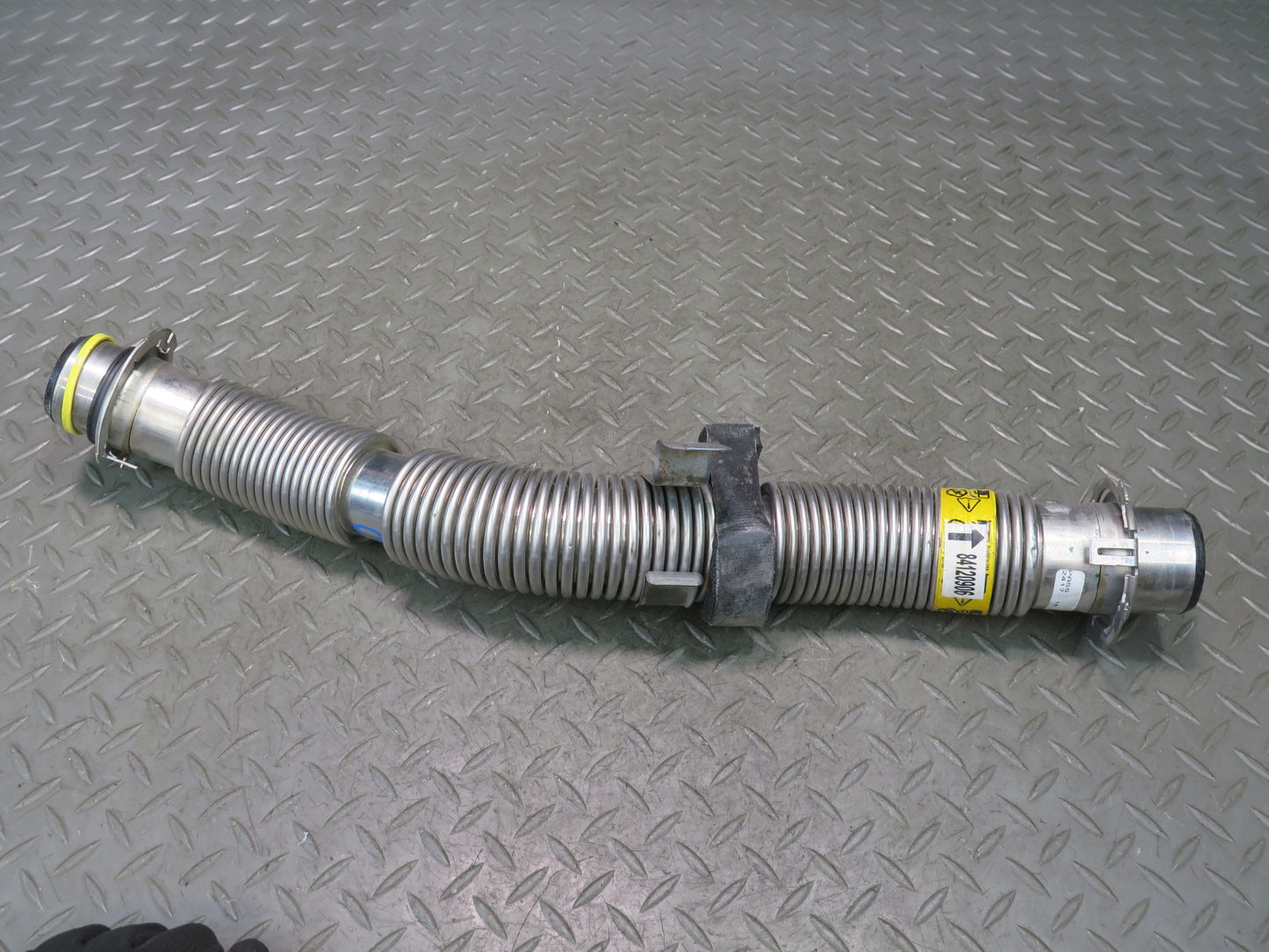 14-19 Chevrolet Corvette C7 Gas Fuel Feed Hose Line Tube Pipe 84120906 OEM