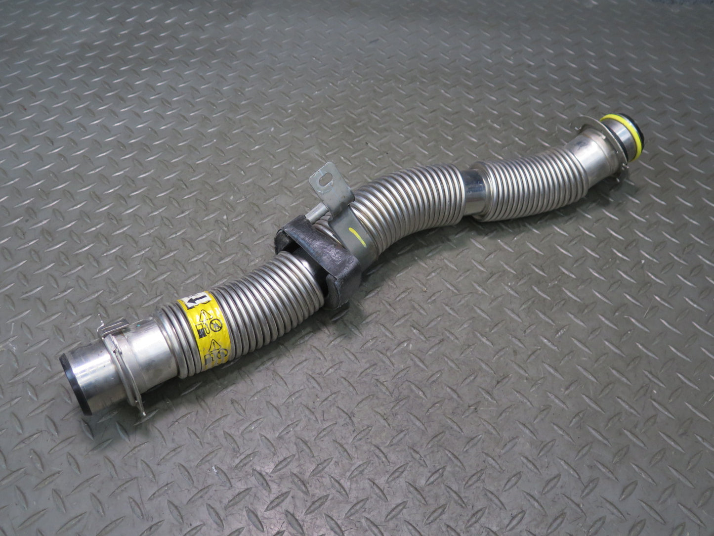14-19 Chevrolet Corvette C7 Gas Fuel Feed Hose Line Tube Pipe 84120906 OEM