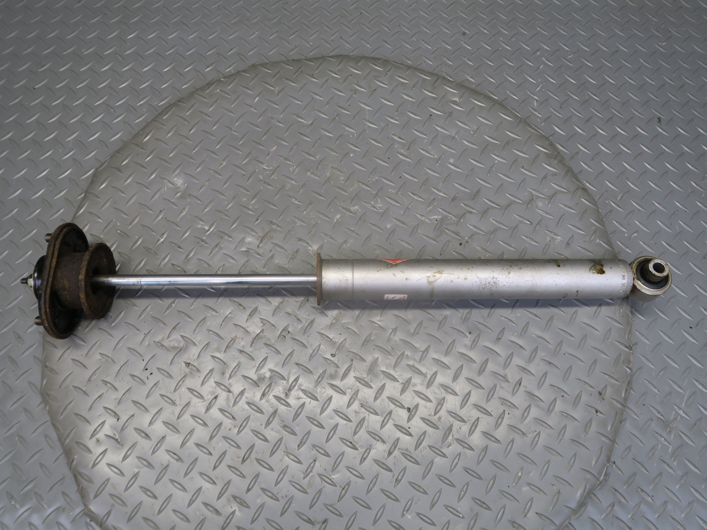 87-89 Nissan Z31 300ZX NON Turbo Set of 2 KYB Rear Strut Shock Absorber