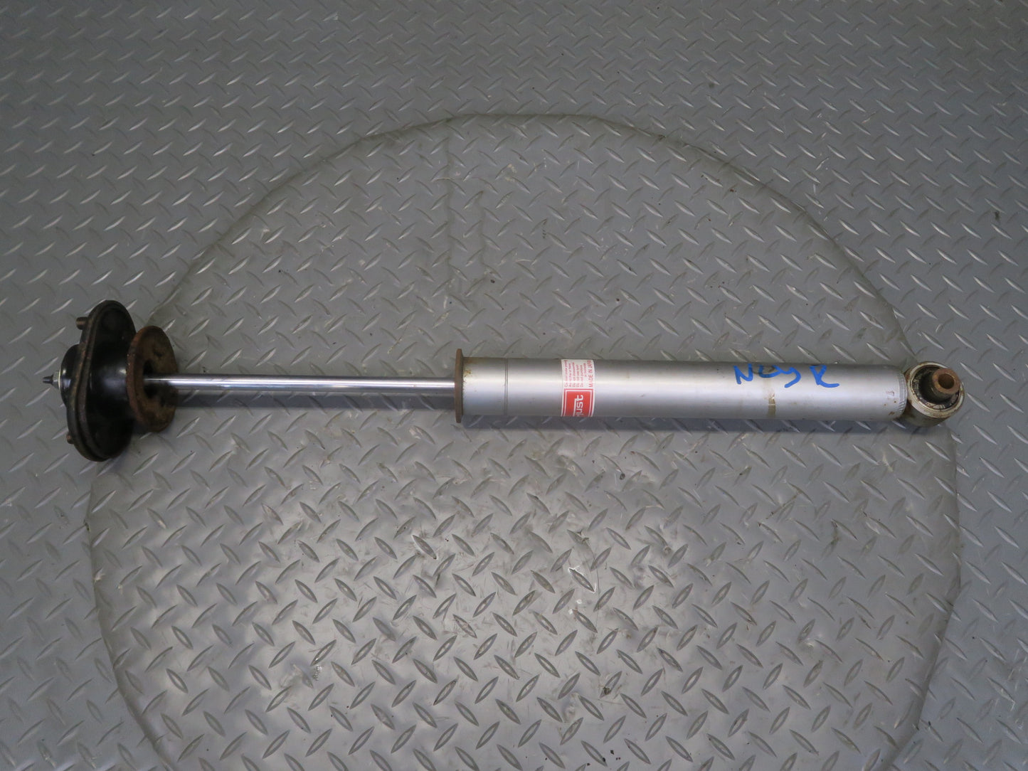 87-89 Nissan Z31 300ZX NON Turbo Set of 2 KYB Rear Strut Shock Absorber