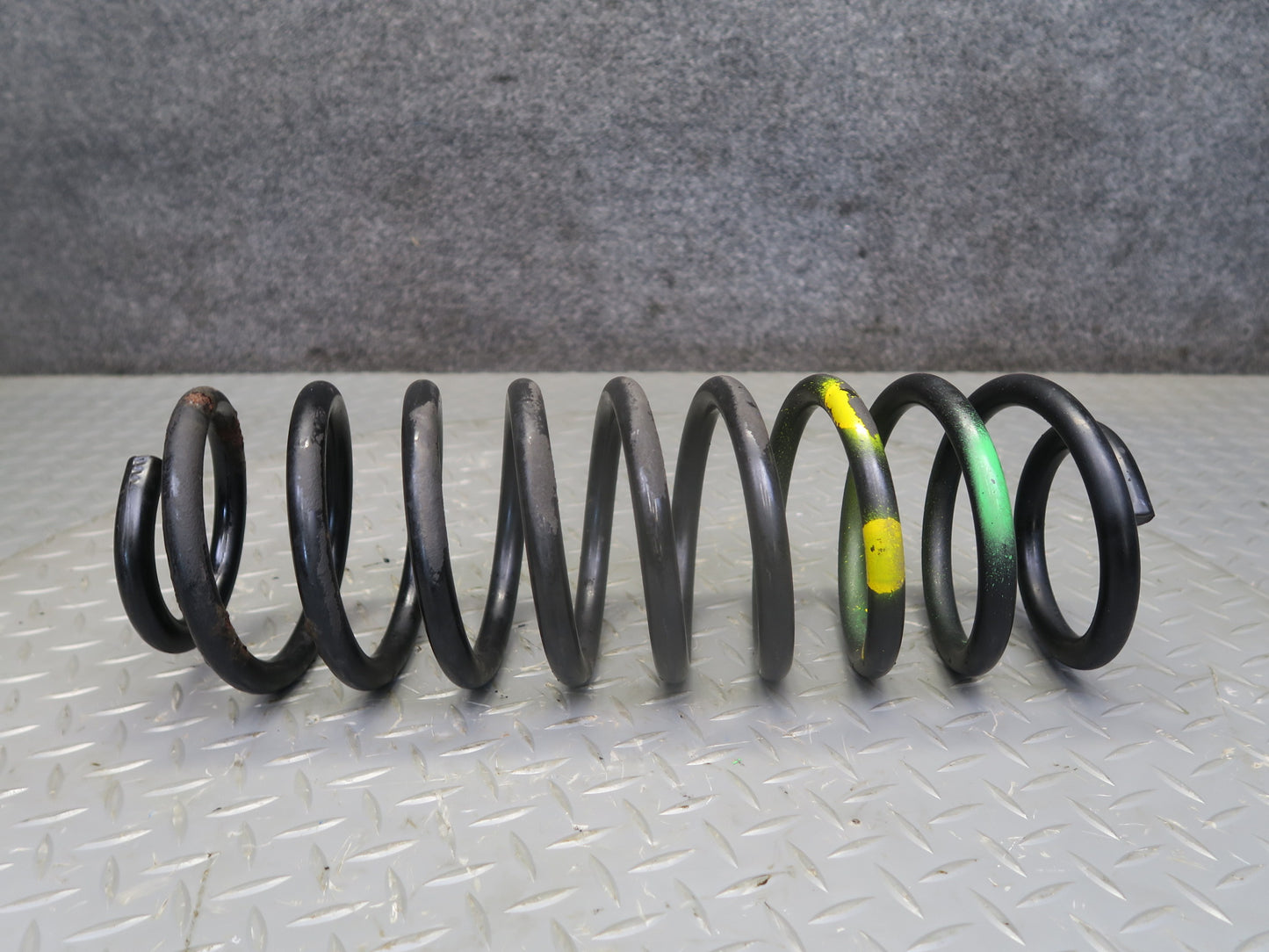 84-89 Nissan Z31 300ZX 2+2 NA Set of 2 Rear Left Right Coil Spring OEM