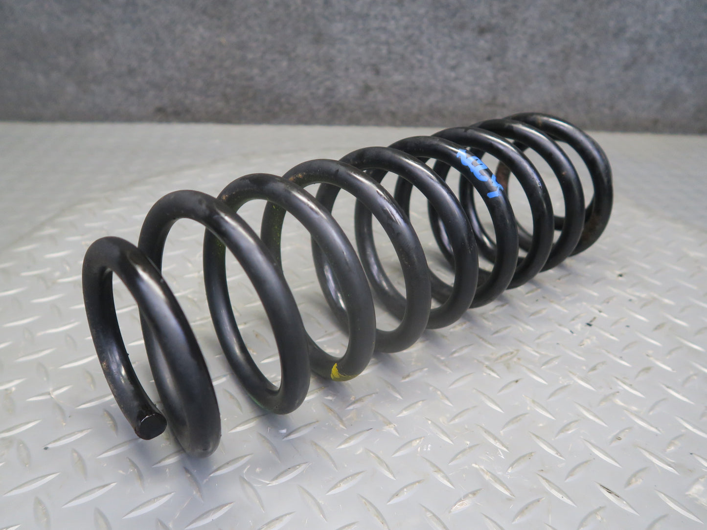 84-89 Nissan Z31 300ZX 2+2 NA Set of 2 Rear Left Right Coil Spring OEM
