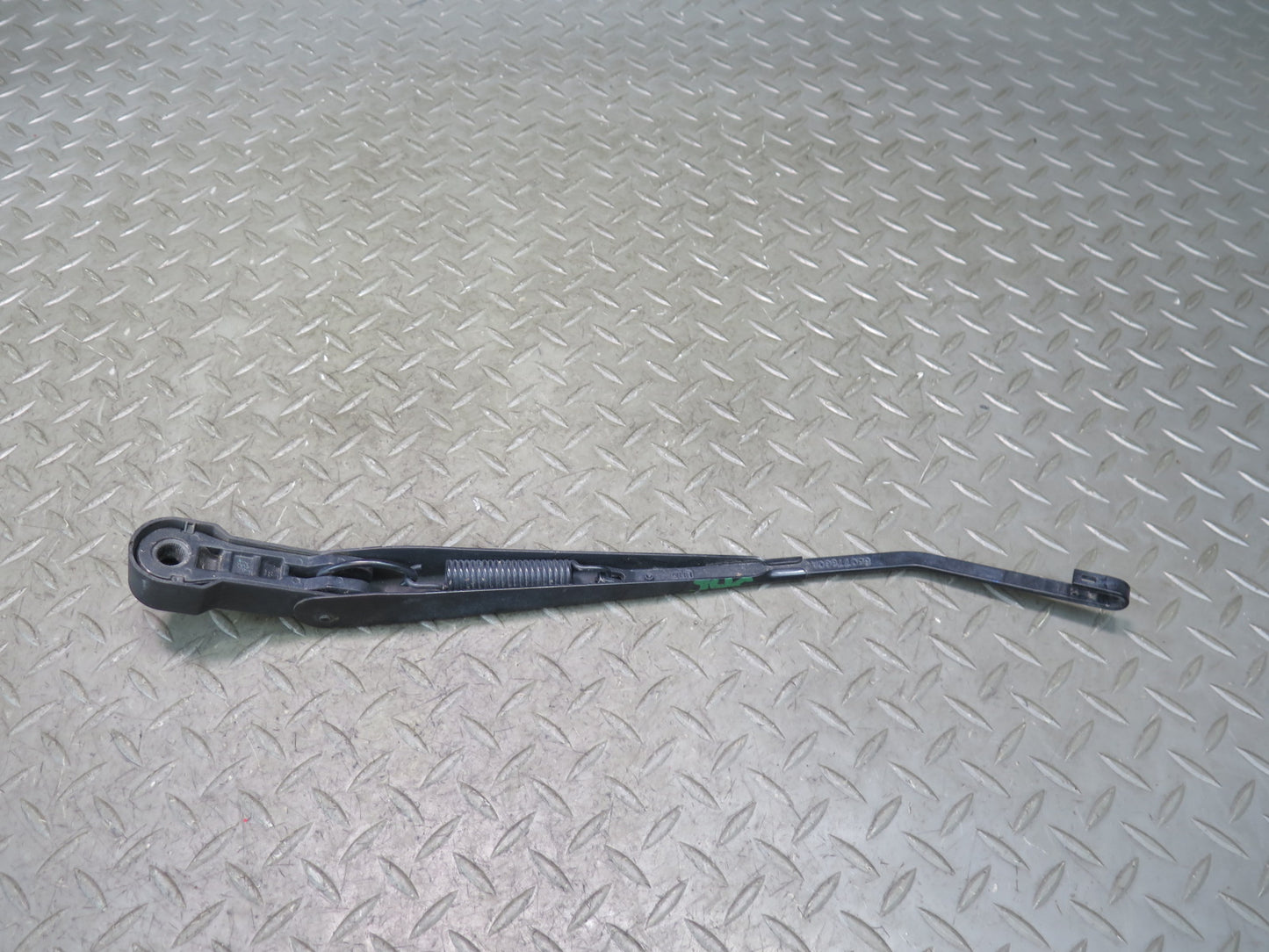 09-17 Jeep Wrangler JK Set of 2 Front Left & Right Windshield Wiper Arm OEM