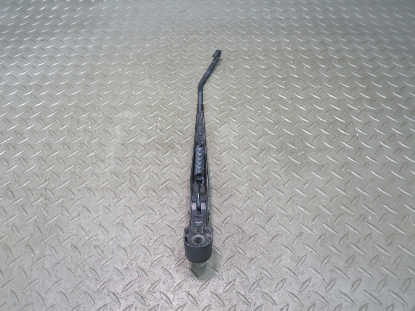 09-17 Jeep Wrangler JK Set of 2 Front Left & Right Windshield Wiper Arm OEM