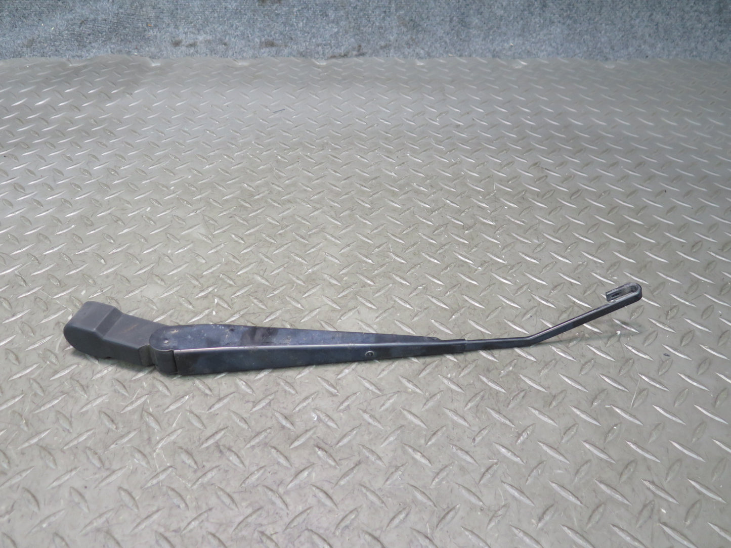 09-17 Jeep Wrangler JK Set of 2 Front Left & Right Windshield Wiper Arm OEM