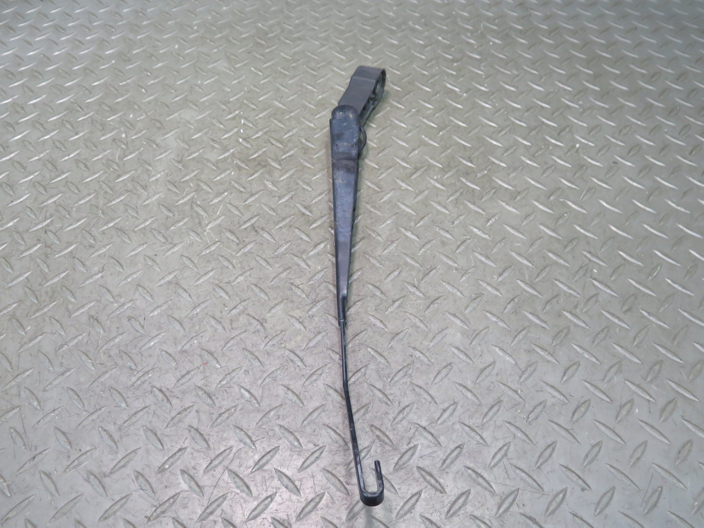 09-17 Jeep Wrangler JK Set of 2 Front Left & Right Windshield Wiper Arm OEM