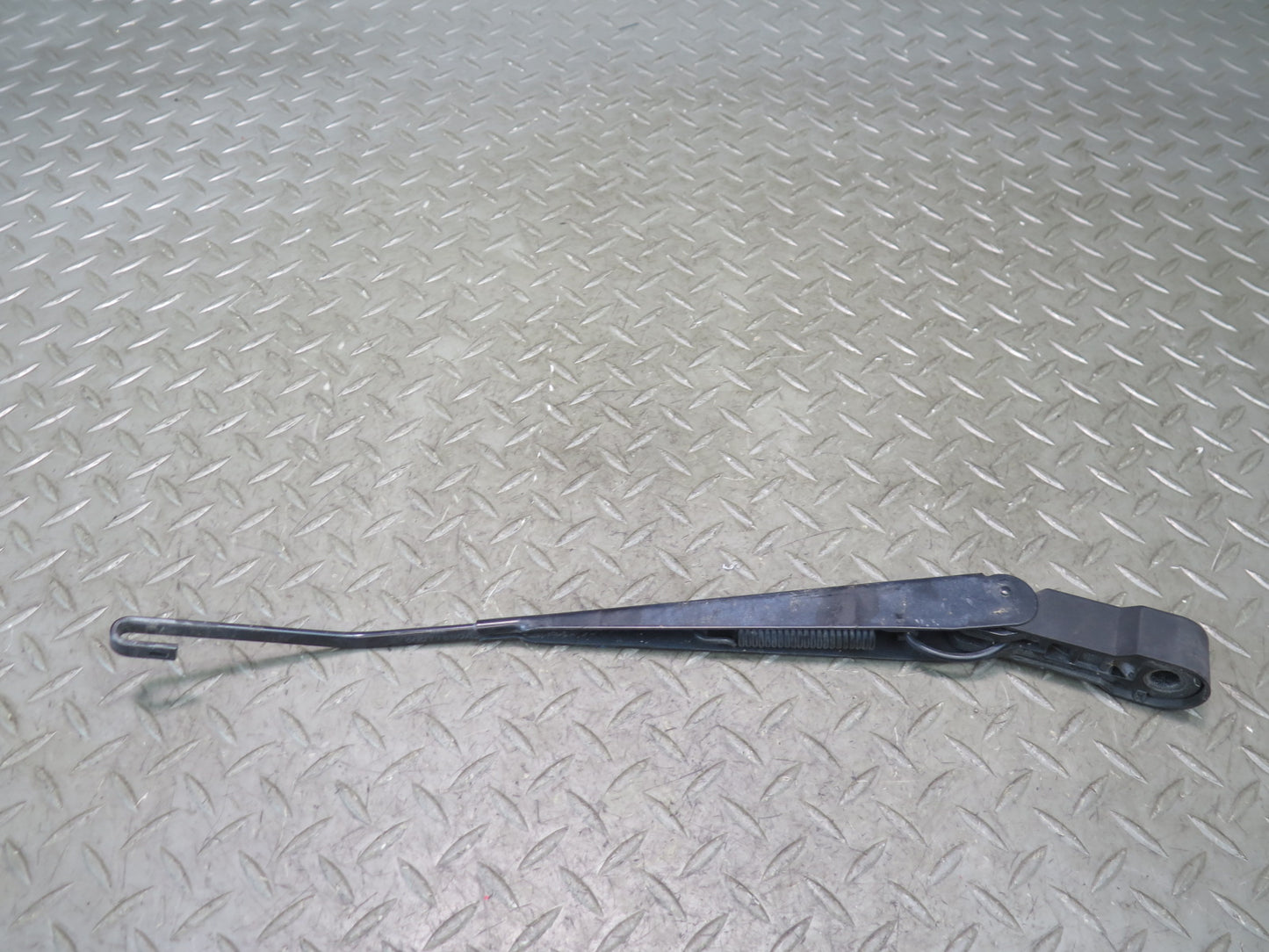09-17 Jeep Wrangler JK Set of 2 Front Left & Right Windshield Wiper Arm OEM