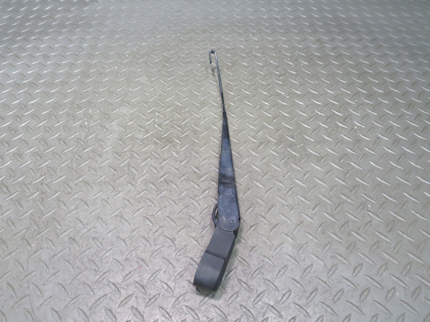 09-17 Jeep Wrangler JK Set of 2 Front Left & Right Windshield Wiper Arm OEM