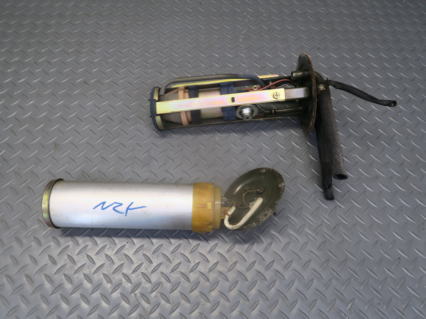85-89 Nissan Z31 300ZX VG30E NA Fuel Pump w Sending Unit Set OEM