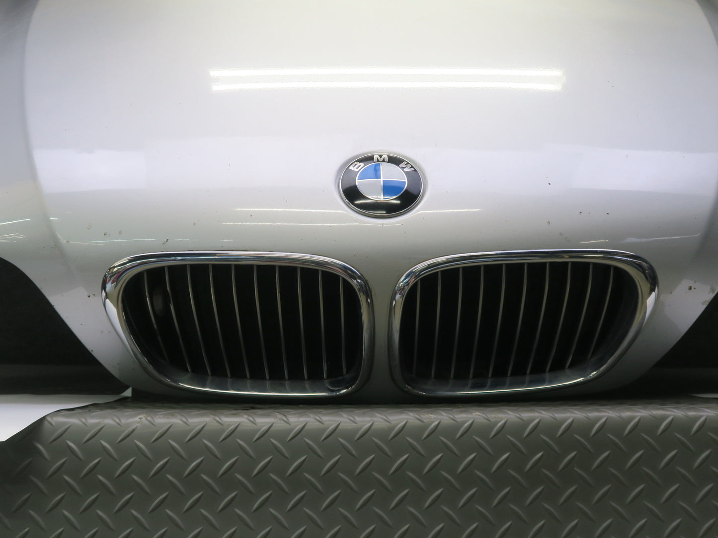 99-03 BMW E39 540ia Front Hood Bonnet Shell Panel Titan Silver OEM