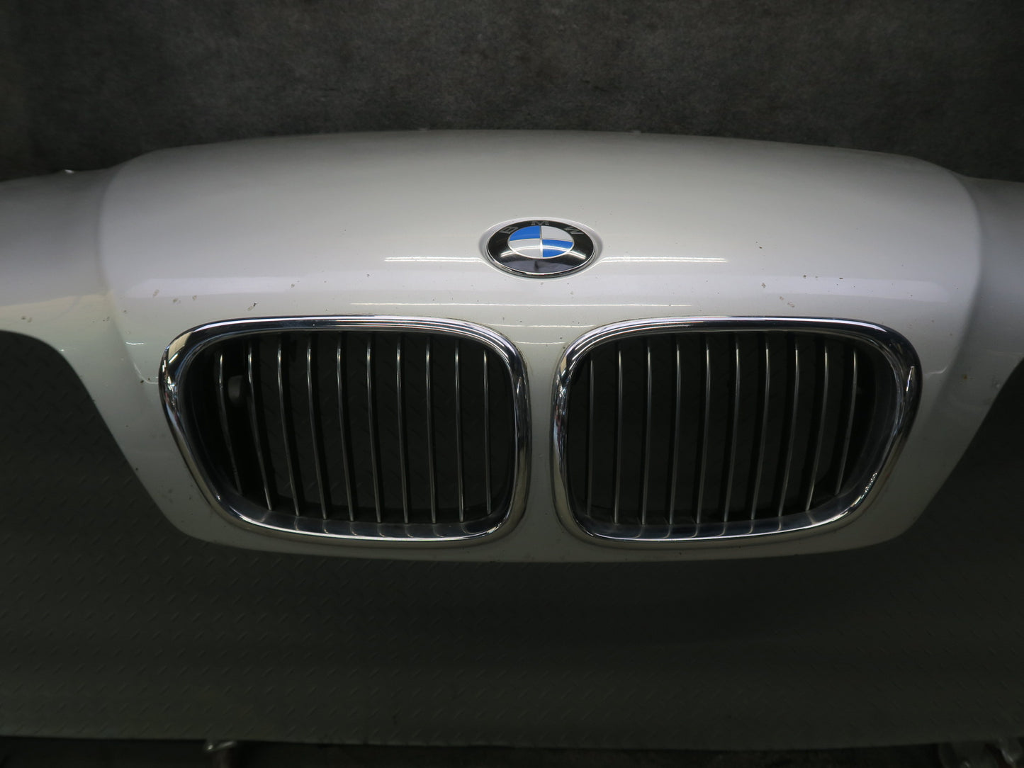 99-03 BMW E39 540ia Front Hood Bonnet Shell Panel Titan Silver OEM