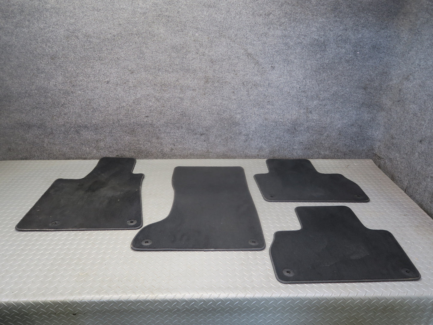 2017-2020 Maserati Levante M161 Front & Rear Carpet Floor MAT Cover Set