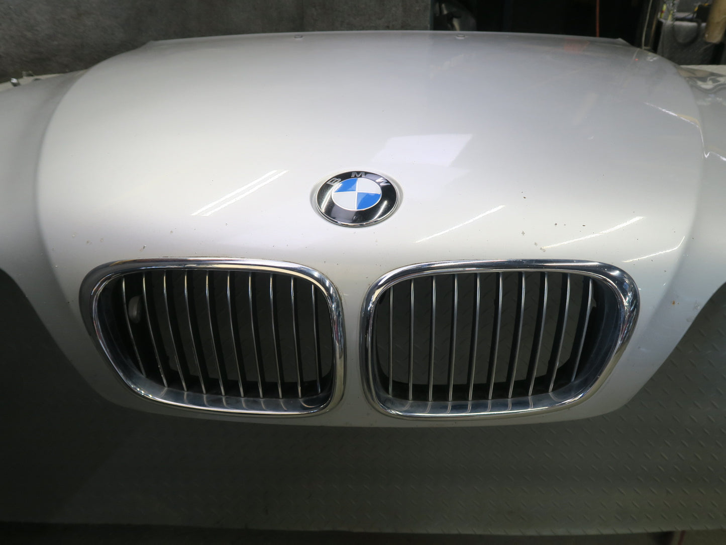 99-03 BMW E39 540ia Front Hood Bonnet Shell Panel Titan Silver OEM