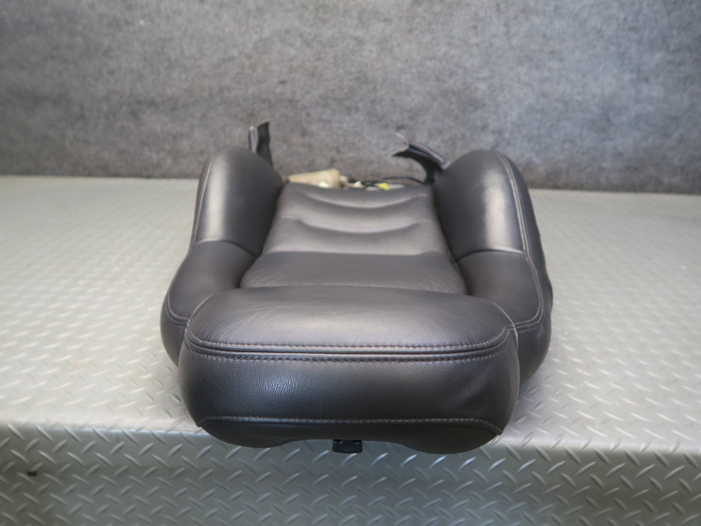 05-10 Chevrolet Corvette C6 Front Right Seat Upper Letaher Cushion Black OEM