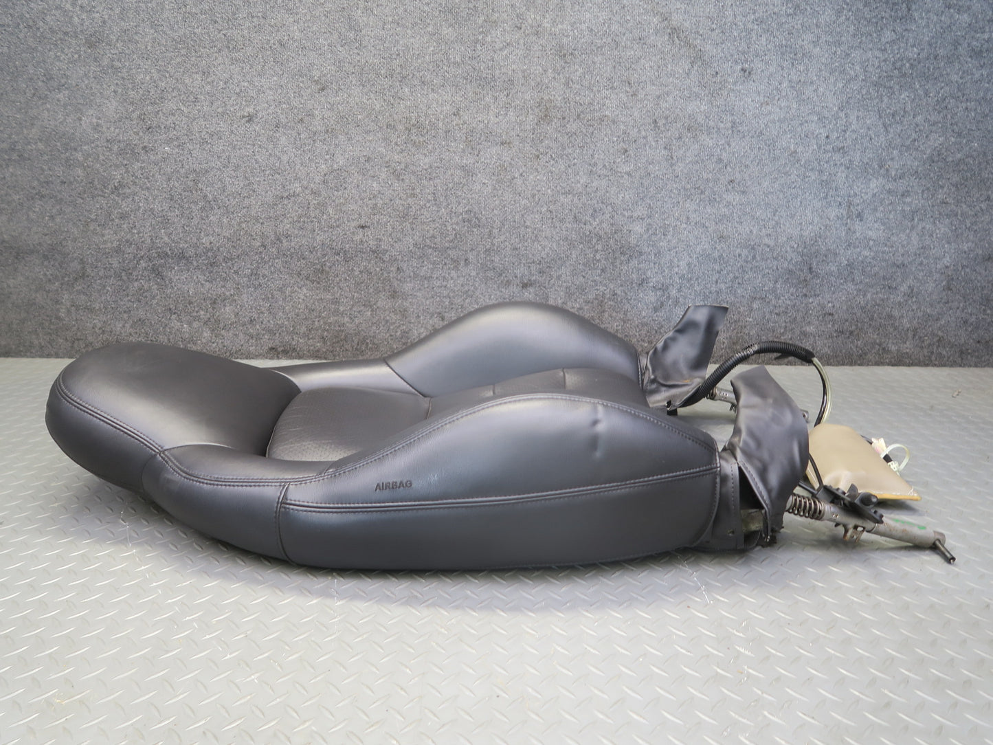 05-10 Chevrolet Corvette C6 Front Right Seat Upper Letaher Cushion Black OEM