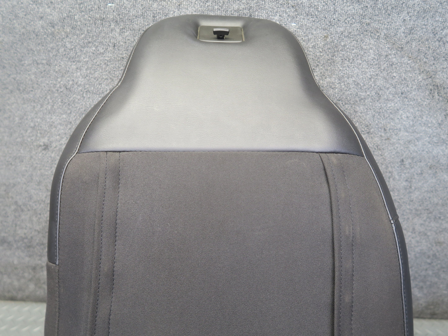 05-10 Chevrolet Corvette C6 Front Right Seat Upper Letaher Cushion Black OEM