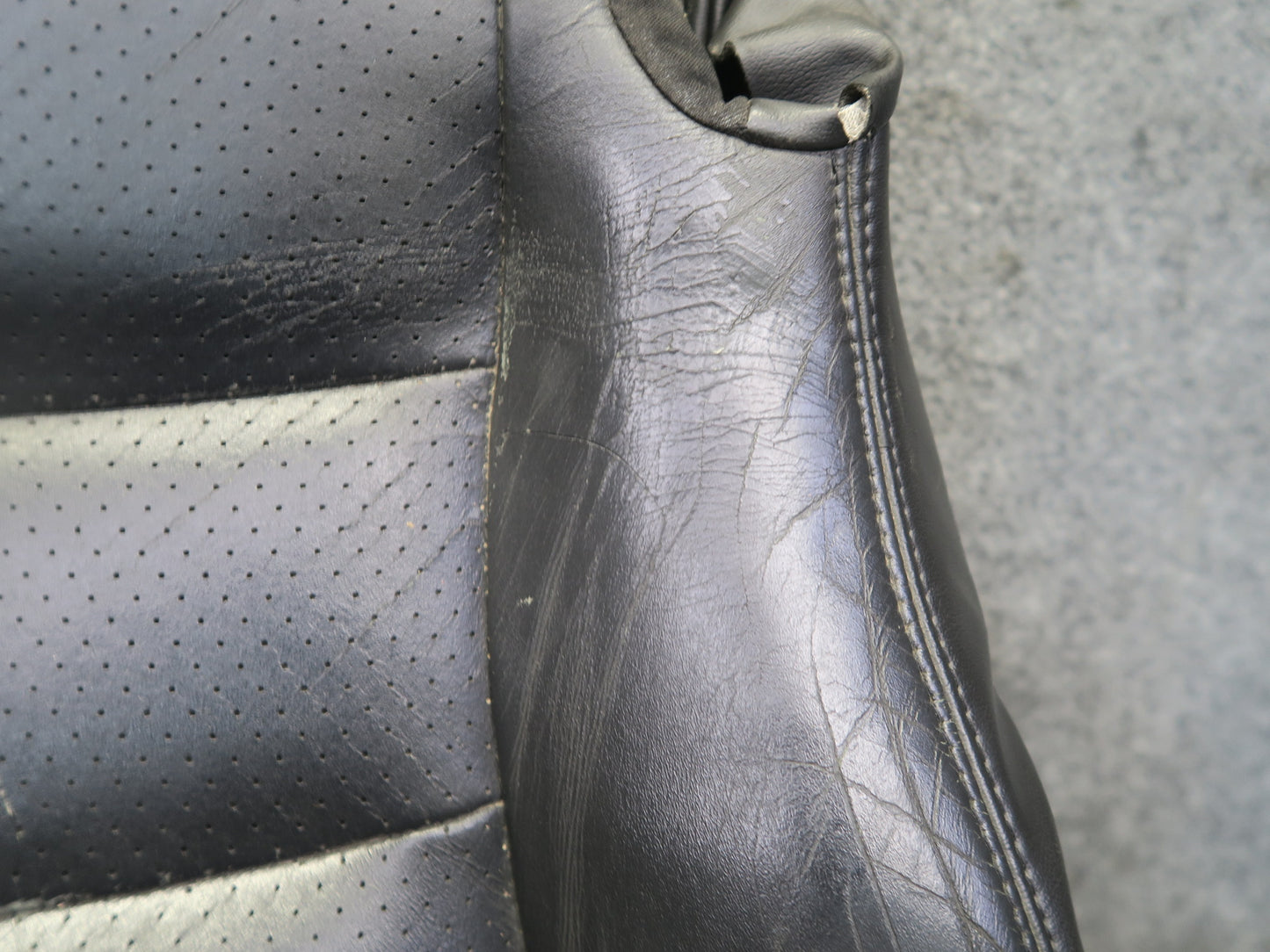 05-10 Chevrolet Corvette C6 Front Left Seat Lower Leather Cushion Black OEM