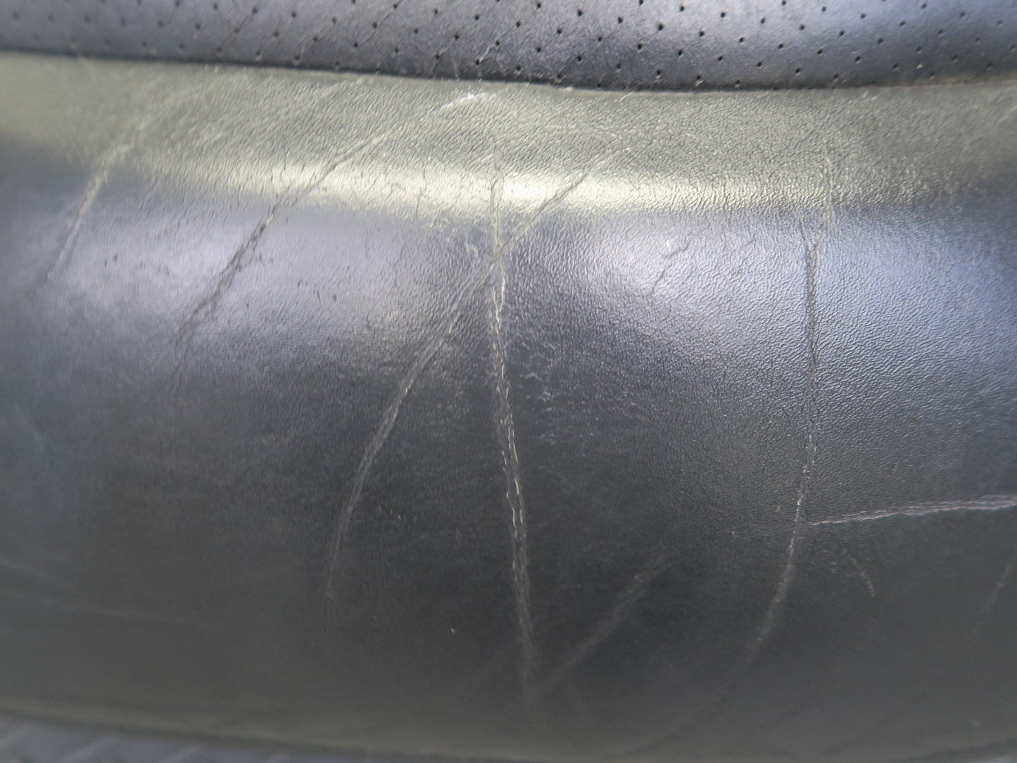 05-10 Chevrolet Corvette C6 Front Left Seat Lower Leather Cushion Black OEM