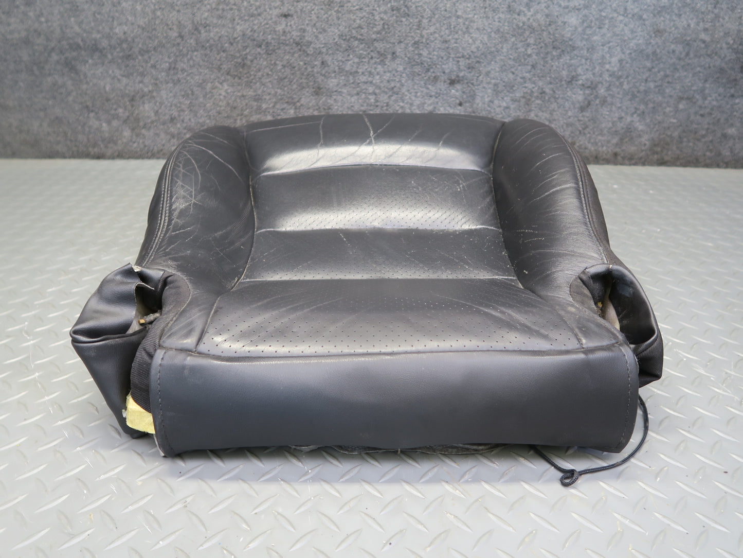 05-10 Chevrolet Corvette C6 Front Left Seat Lower Leather Cushion Black OEM