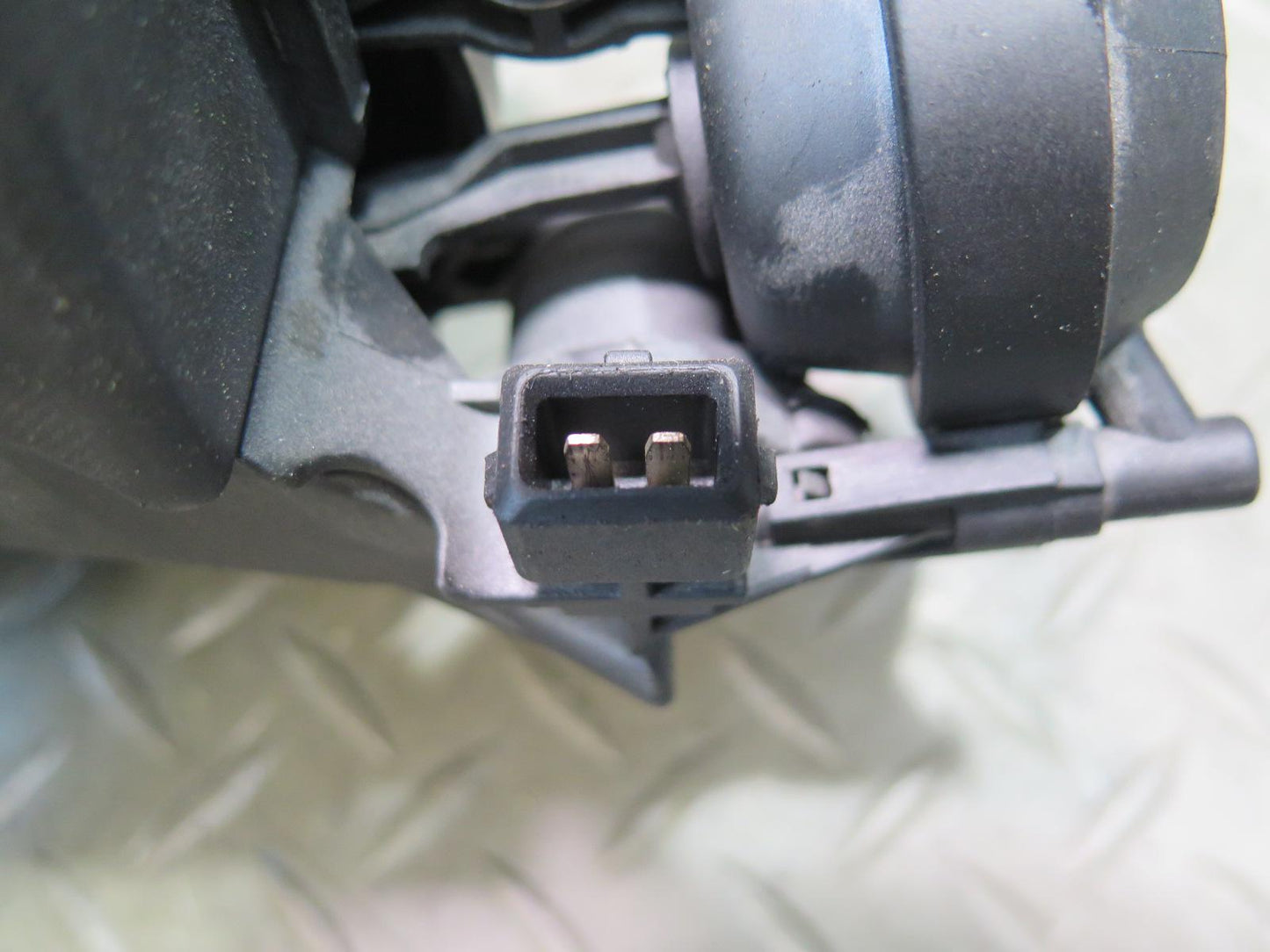 01-06 BMW E46 330ci M54 Intake Manifold Flap Adjuster Unit OEM