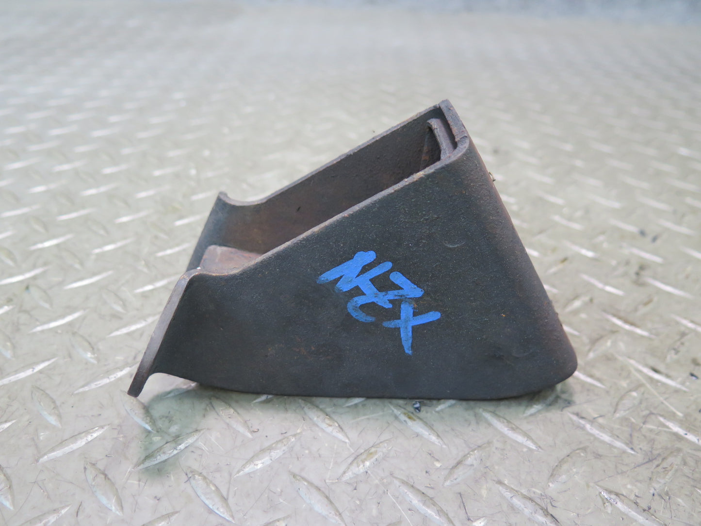 79-83 Datsun 280ZX A/T Set of 2 Left & Right Engine Motor Mount Bracket OEM