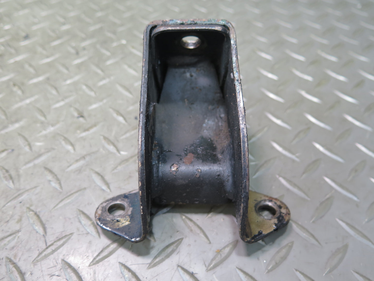 79-83 Datsun 280ZX A/T Set of 2 Left & Right Engine Motor Mount Bracket OEM