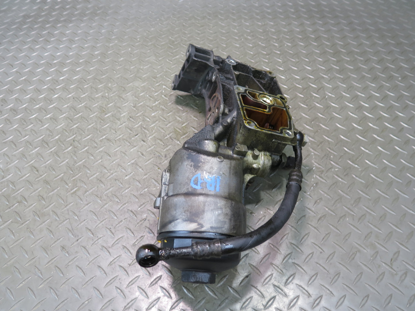 01-06 BMW E46 330ci Engine Oil Filter Housing 1713838 OEM