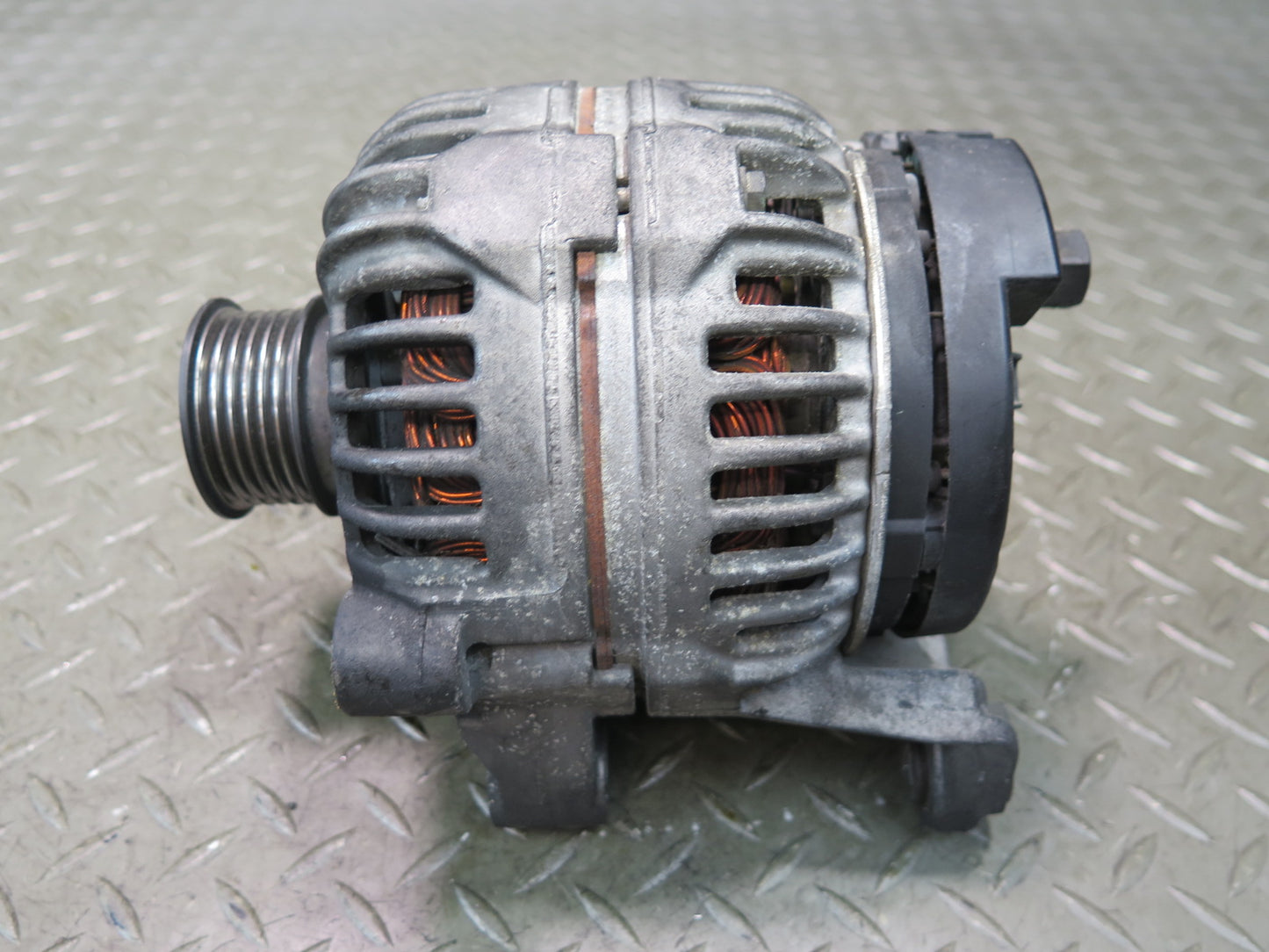 01-06 BMW E46 330ci Engine 120AMP Alternator Generator 7519618 OEM