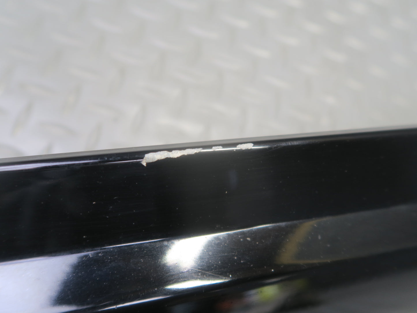 2017-2020 Maserati Levante M161 Rear Left Door Lower Trim Molding 670035238