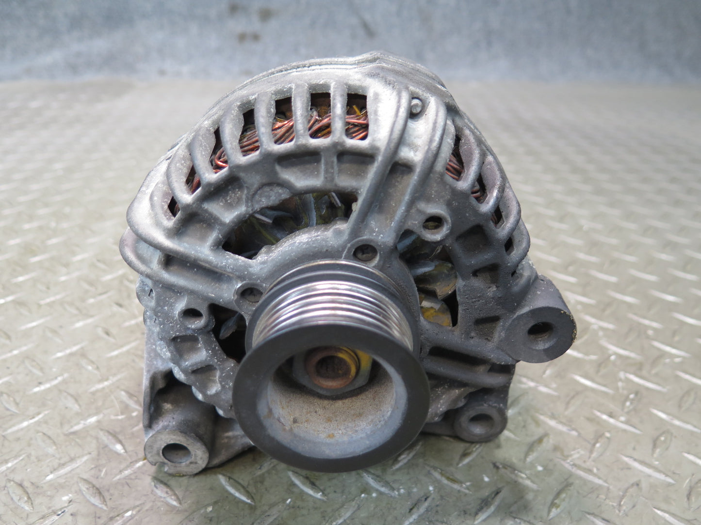 01-06 BMW E46 330ci Engine 120AMP Alternator Generator 7519618 OEM
