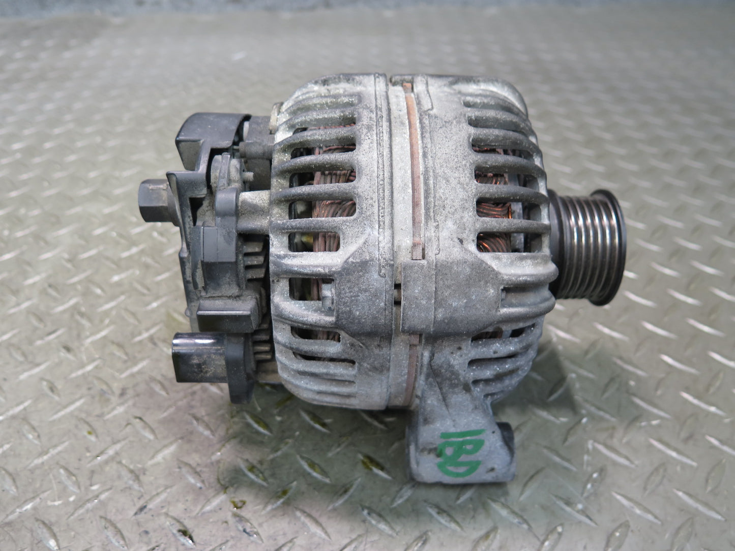 01-06 BMW E46 330ci Engine 120AMP Alternator Generator 7519618 OEM